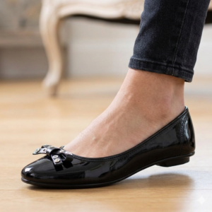 Sapatilha Feminina Moleca Verniz De Uso Comum