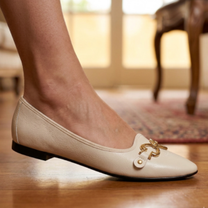 Sapatilha Feminina Moleca Bico Fino Detalhe Dourado